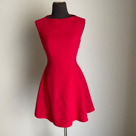 French Connection Dresses & Skirts - French Connection sz 4 Sleeveless Boat neck fit flare sheath mini dress